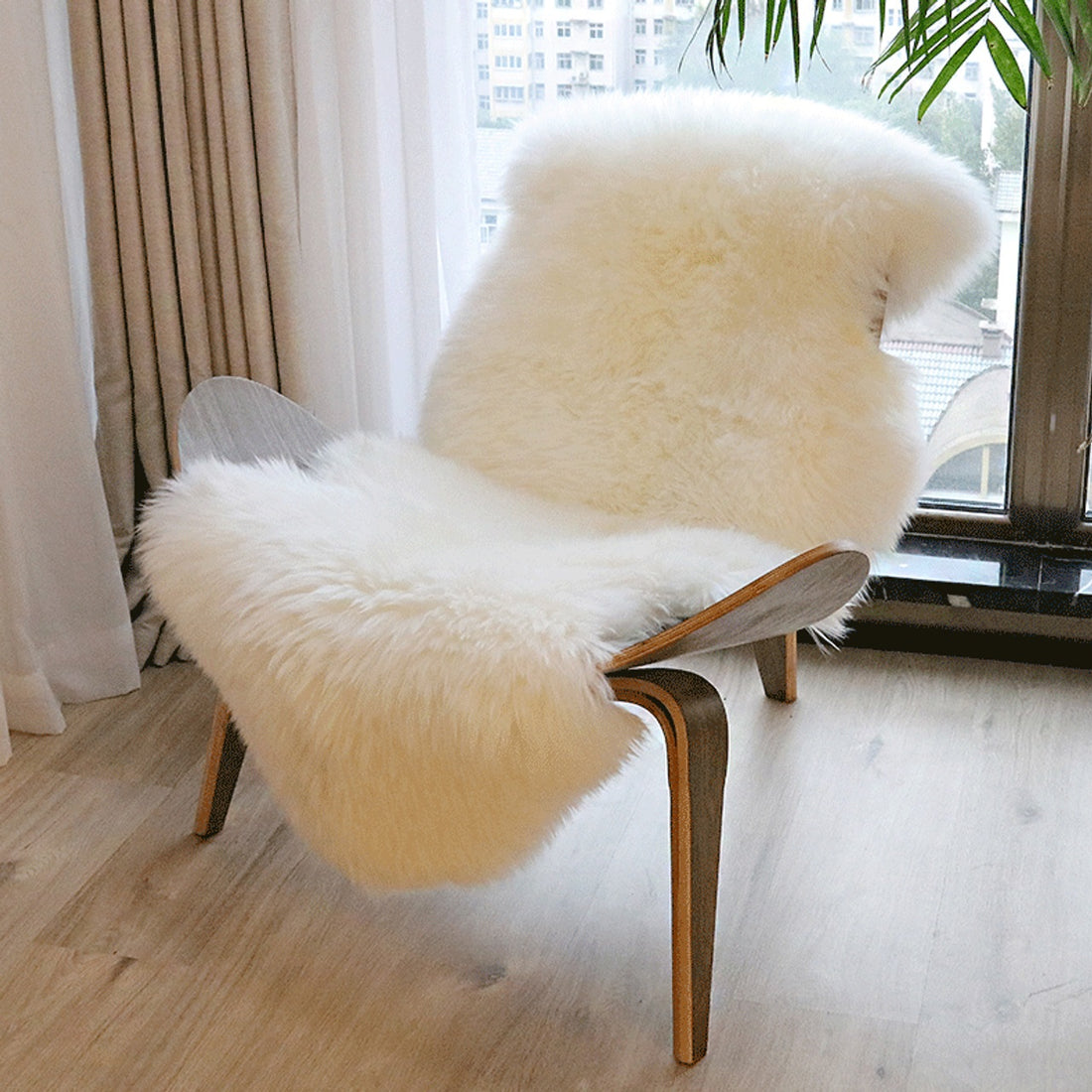 What is the Difference Between Wool and Sheepskin Rugs ?